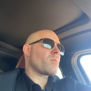 Meet your Posher, Christopher